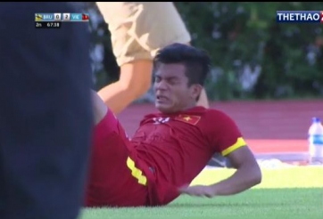 VIDEO: Tình huống chấn thương khiến Tấn Tài phải tạm biệt SEA Games 28