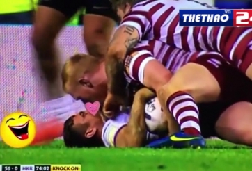 VIDEO: Pha cưỡng hôn để đoạt bóng chưa từng có trong lịch sử