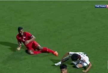 Video SEA Games 28: Pha ăn vạ trơ trẽn của hậu vệ U23 Singapore
