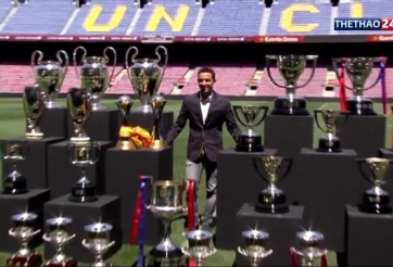 VIDEO: Xavi khoe bộ sưu tập danh hiệu đồ sộ cùng Barcelona