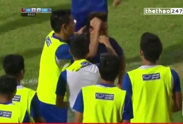 Video SEA Games 28: Cầu thủ Thái Lan làm động tác cạo đầu ăn mừng troll Tuấn Hưng