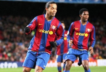 Ronaldinho sắp tái hợp Eto'o