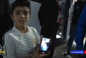 VIDEO: Fan nhí phát khóc khi được chụp ảnh cùng thần tượng Rodriguez