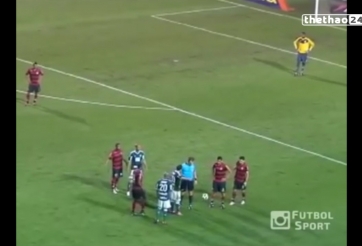 VIDEO: Cầu thủ gian manh nhất lịch sử bóng đá