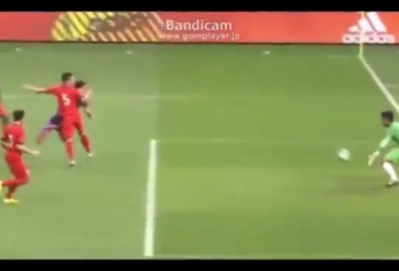 VIDEO: Thủ môn Singapore 'lên thần' trong trận hòa Nhật Bản