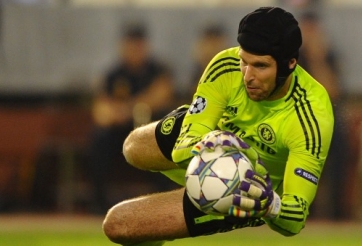 Petr Cech nhận quà 'khủng' từ tỷ phú Abramovich