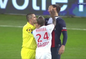 VIDEO: Khoảnh khắc Ibrahimovic bị đối phương 'dằn mặt'