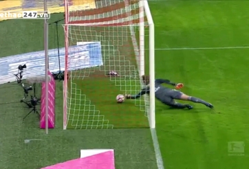 VIDEO: Những sai lầm ngớ ngẩn của các thủ môn mùa 2014-2015