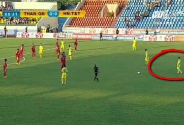VIDEO: Pha dàn xếp đá phạt ấn tượng của Thành Lương ở cúp QG