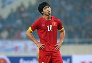 ‘Công Phượng đang bị chững lại so với đồng đội’