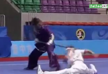 VIDEO: Màn biểu diễn võ thuật khiến người xem thót tim