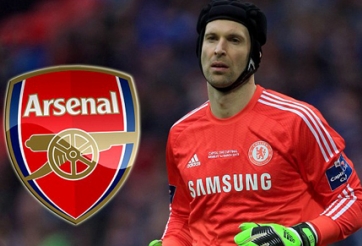 Petr Cech chính thức tới Arsenal kiểm tra y tế