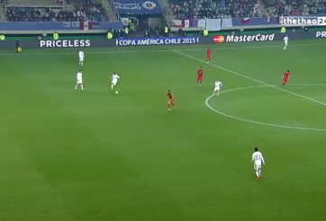 VIDEO: Pha chuyền bóng như bán độ ở tứ kết Copa America 2015