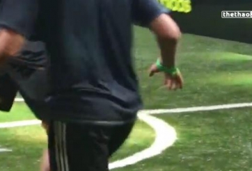 VIDEO: Herrera và Ozil đại chiến freestyle với nhóm SkillTwins