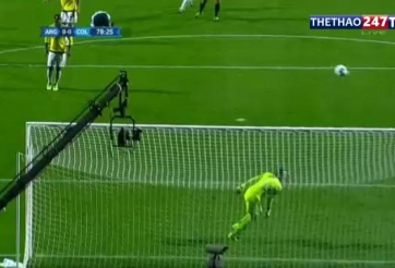 VIDEO: Tình huống bóng dội khung thành Colombia