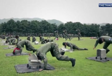 VIDEO: Màn tập luyện võ thuật ấn tượng của quân đội Hàn Quốc