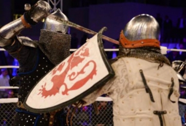 VIDEO: Màn đấu kiếm như trong phim võ thuật Trung Quốc