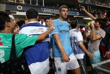 Vé xem trận Man City - ĐT Việt Nam đắt nhất trong lịch sử