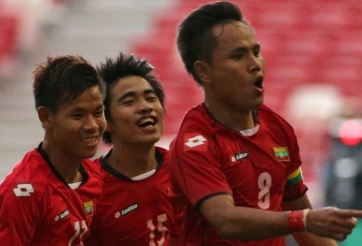 VIDEO: Tuyệt phẩm ghi bàn từ giữa sân của sao U23 Myanmar