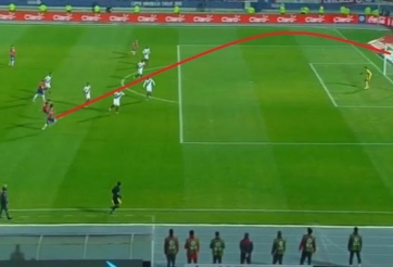 VIDEO: Eduardo Vargas lập siêu phẩm sút xa ấn định chiến thắng cho Chile