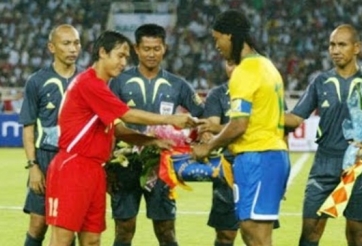 VIDEO: Ronaldinho và màn đối đầu đáng nhớ Việt Nam - Olympic Brazil