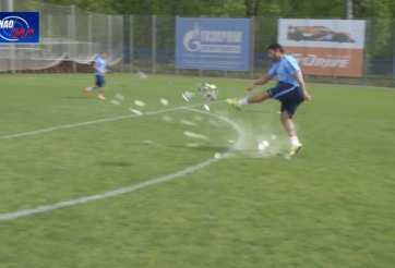 VIDEO: Hết sút rách lưới, Hulk lại sút vỡ bóng trong lúc luyện tập