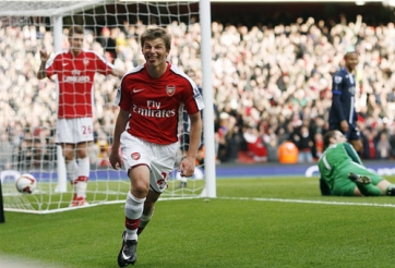 Thêm một cựu sao Arsenal tính đến chuyện giải nghệ