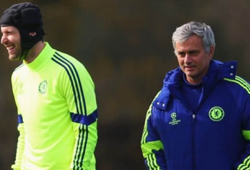 Mourinho nói gì khi Cech sang Arsenal?