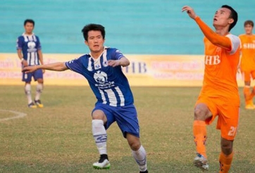 Tiền đạo Việt Nam lại lập cú đúp ở Lao League