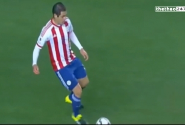 VIDEO: 'Động tác giả' hài hước của cầu thủ Paraguay