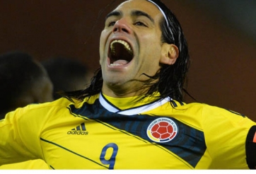 Chuyển nhượng 4/7: Chelsea chính thức có Falcao, Milan ra mắt tân HLV