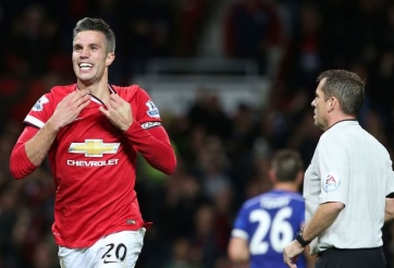 Chuyển nhượng tối 4/7: Persie chưa xác định tương lai, Milan tái hợp Ibra