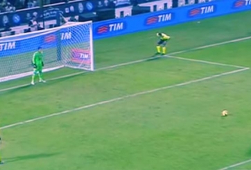 VIDEO: Phong cách sút pen siêu hài của Paul Pogba