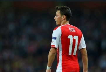 Huyền thoại Jens Lehmann chê Mesut Ozil