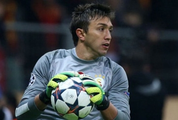 Man United vung tiền đón sao Uruguay