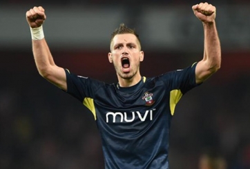 Nâng giá, Man Utd quyết chiêu mộ bằng được Schneiderlin