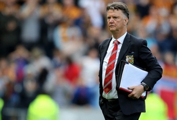 HLV Van Gaal ra mặt, quyết có bằng được Schneiderlin