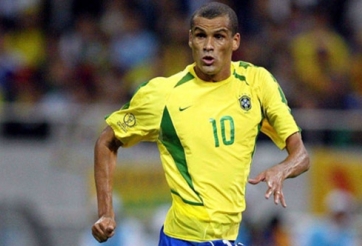 VIDEO: Rivaldo bất ngờ tái xuất sân cỏ ở tuổi 43