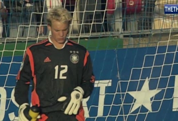 VIDEO: Thủ thành Manuel Neuer lạnh lùng cản phá penalty năm 19 tuổi