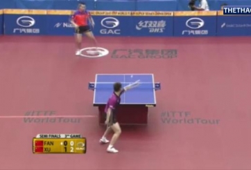 Video bóng bàn: Đập bay cả vợt vẫn không thắng vì đối phương thủ quá dẻo