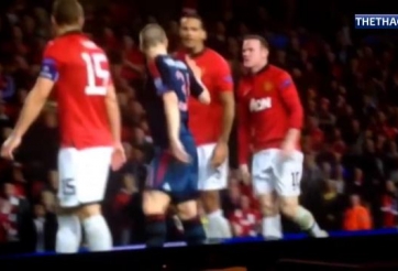 VIDEO: Schweinsteiger từng rất hận khi phải nhận thẻ đỏ oan vì Rooney