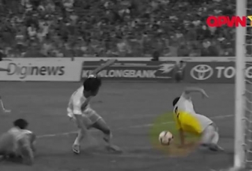 VIDEO: Góc quay chứng minh Đình Tùng để bóng chạm tay trước khi ghi bàn