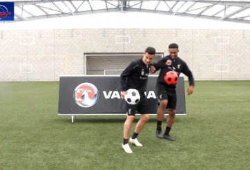 VIDEO: Màn so tài tâng bóng hài hước của các sao Liverpool