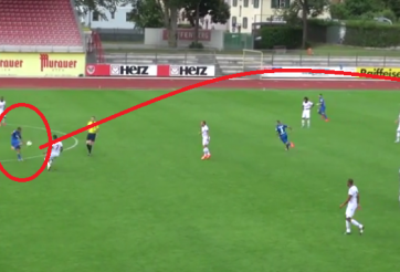 VIDEO: Pha ghi bàn từ giữa sân đẹp mắt của sao Bundesliga