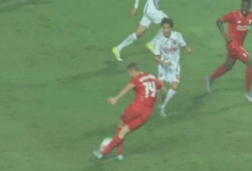 VIDEO: Henderson kiến tạo cực đỉnh theo phong cách Rabona (Liverpool vs Thai All Stars)