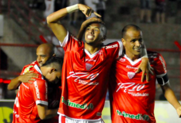 VIDEO: 2 cha con Rivaldo cùng ghi bàn trong 1 trận đấu ở Brazil