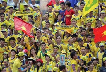 VIDEO: CĐV Nghệ An cổ vũ cuồng nhiệt trên sân Đồng Nai
