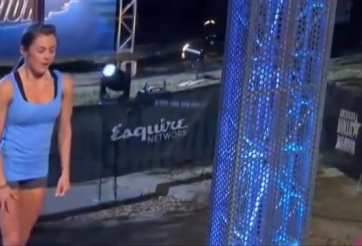 VIDEO: Cô gái 9x làm rung chuyển cuộc thi Chiến binh Ninja Mỹ