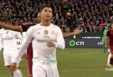 VIDEO: Ronaldo bực phát cáu với Gareth Bale ở trận gặp Roma