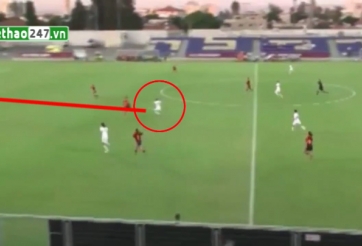 VIDEO: Tuyệt phẩm lốp bóng ở khoảng cách 45m của nữ cầu thủ U19 Anh